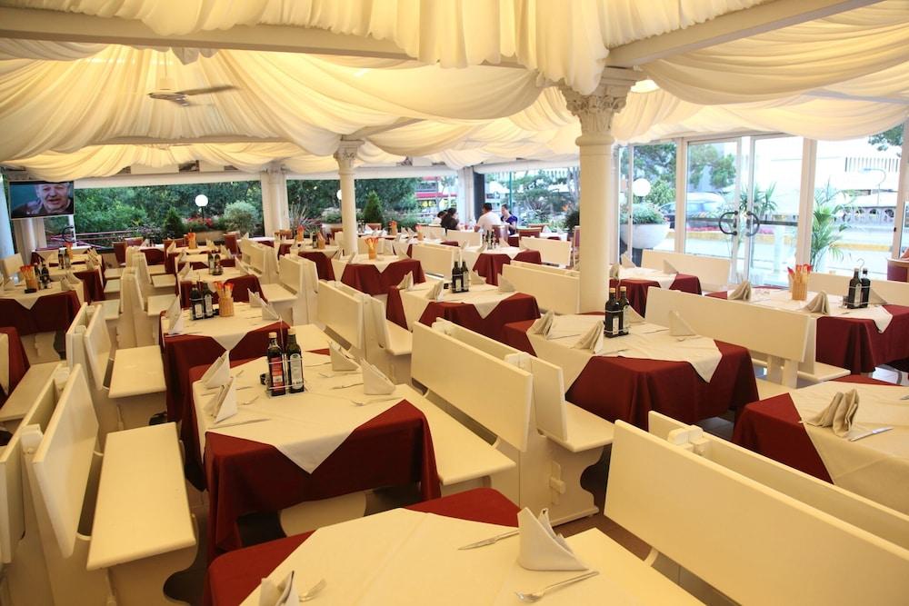 Hotel Regina ลินญาโน ซับเบียโดโร ภายนอก รูปภาพ