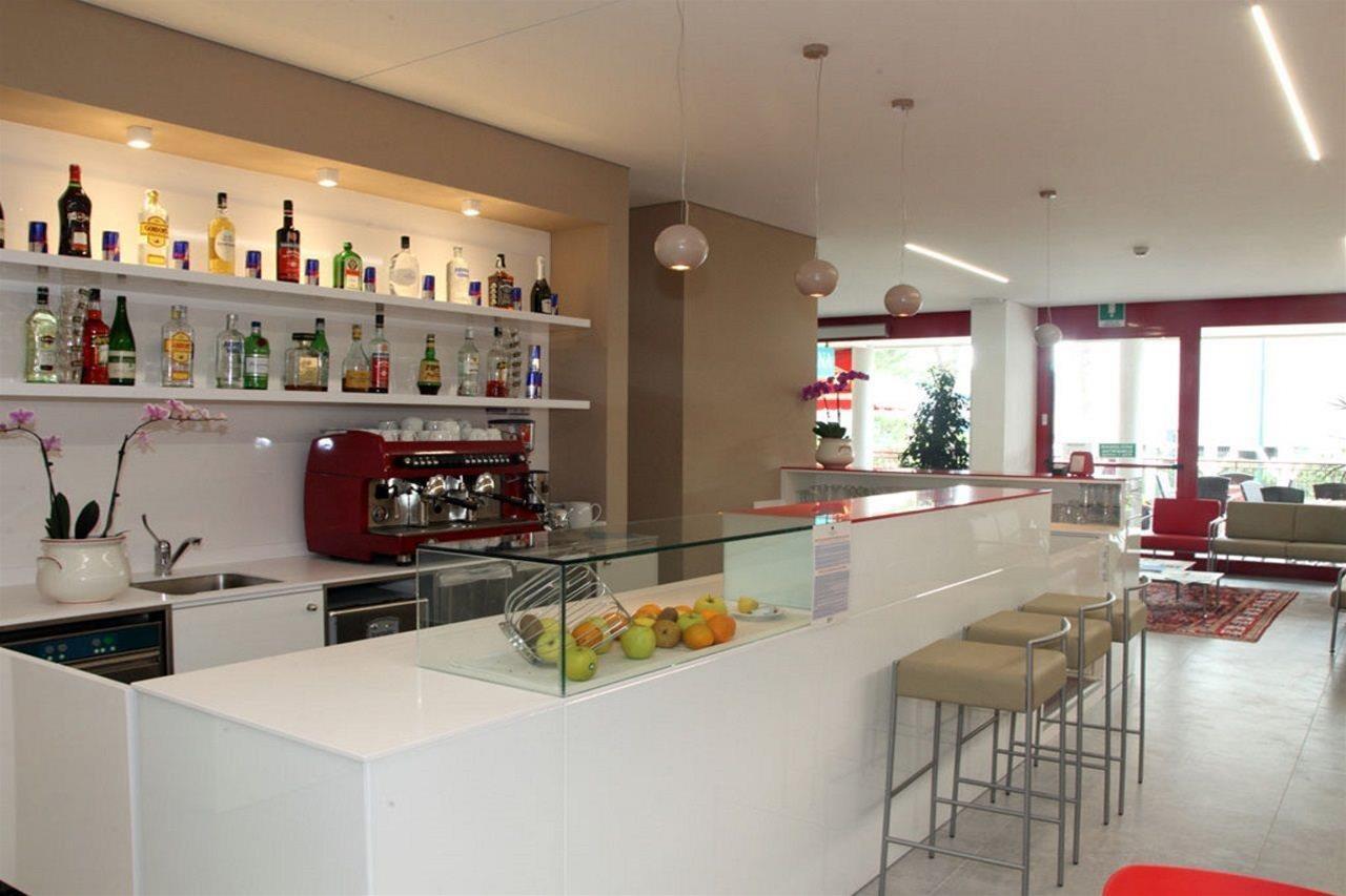 Hotel Regina ลินญาโน ซับเบียโดโร ภายนอก รูปภาพ