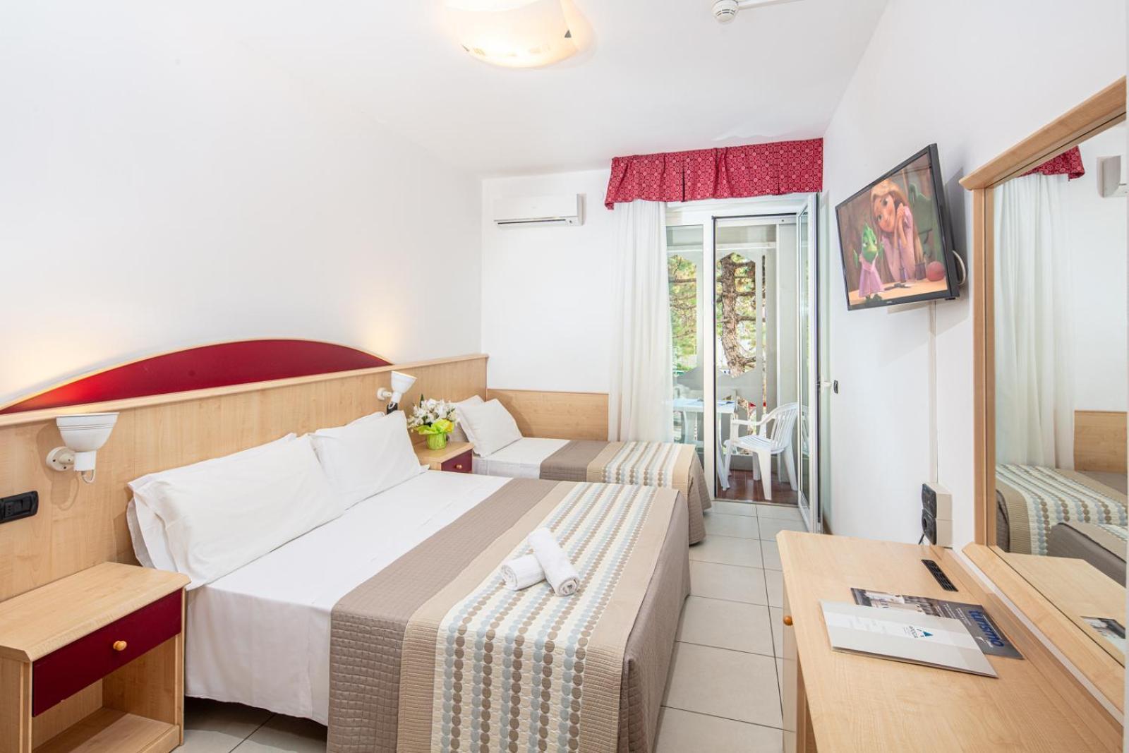 Hotel Regina ลินญาโน ซับเบียโดโร ภายนอก รูปภาพ