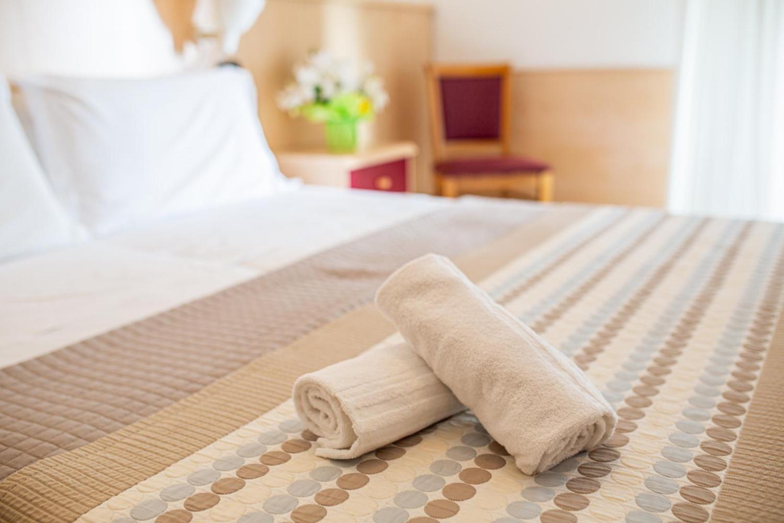 Hotel Regina ลินญาโน ซับเบียโดโร ภายนอก รูปภาพ